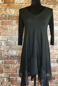 ❣NWOT Flowy Asymmetrical Tunic Top❣